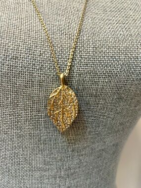Lia Sophia Eden/efflorescence Gold Leaf Pendant Necklace with cut crystals​